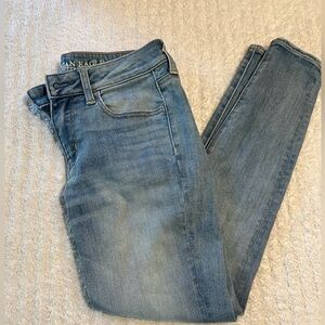 American Eagle size 4 short skinny jeans